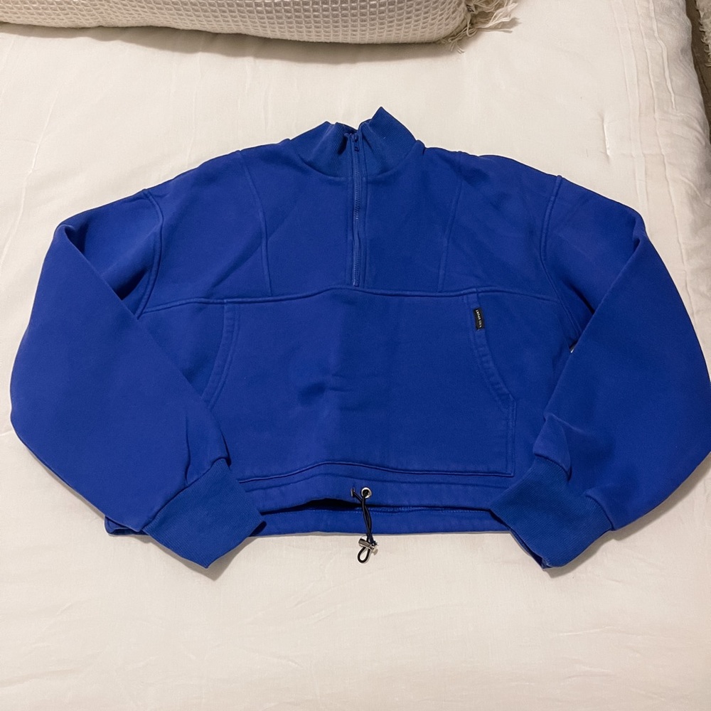 VICI Sport Cropped Half Zip
